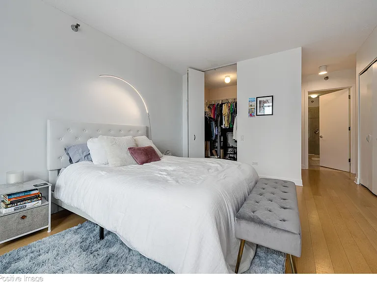 400 N Lasalle Blvd #4402 — Photo 16