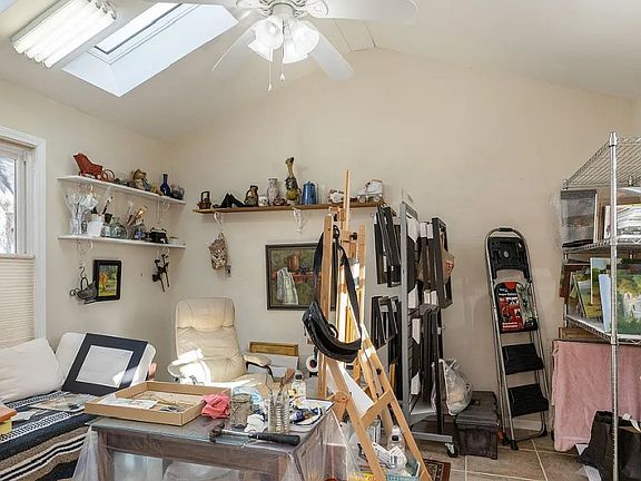 5th image of 479 Probart St