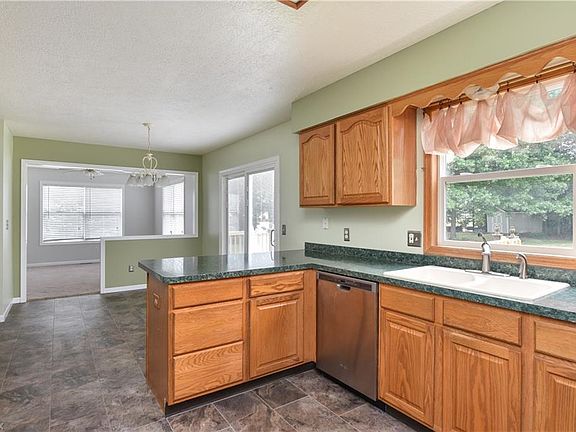 5th image of 389 Middlestone Way