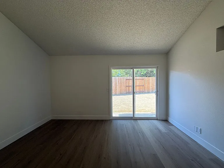 1120 Village Dr — Photo 51