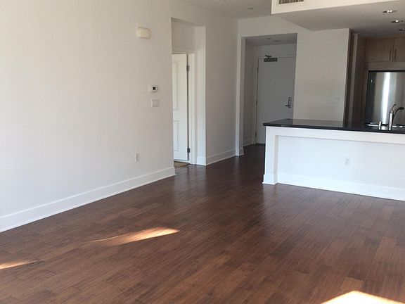 4th image of 150 The Promenade N Unit 321