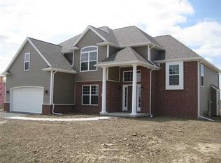 4914 Prestonwood Rd, Perrysburg, OH 43551