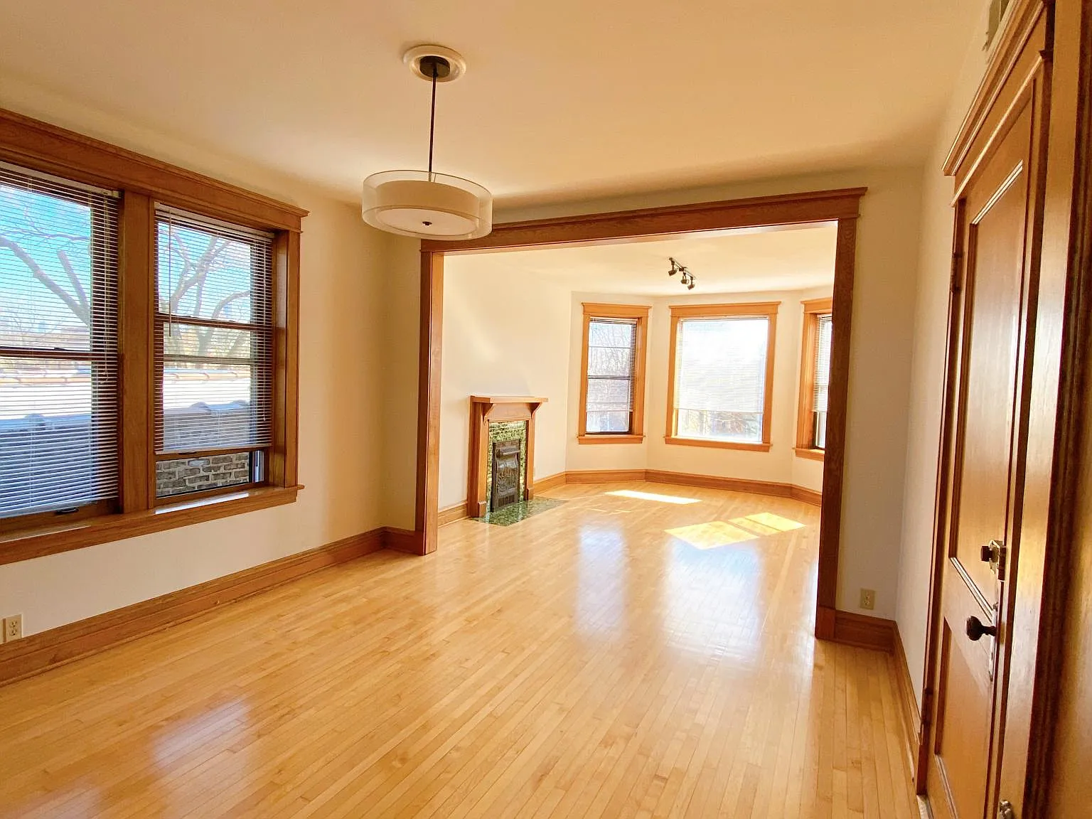 3 bed, 1100 sqft, $2,750 — Photo 1