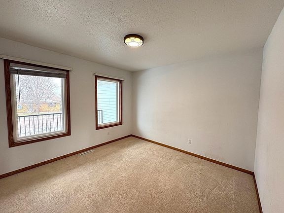 4th image of 909 W 14th St