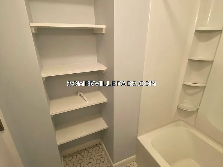 146 Highland Ave #1R — Photo 11