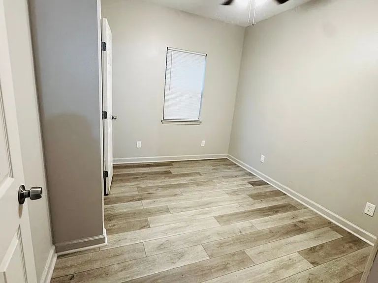 1219 N 44th St — Photo 14