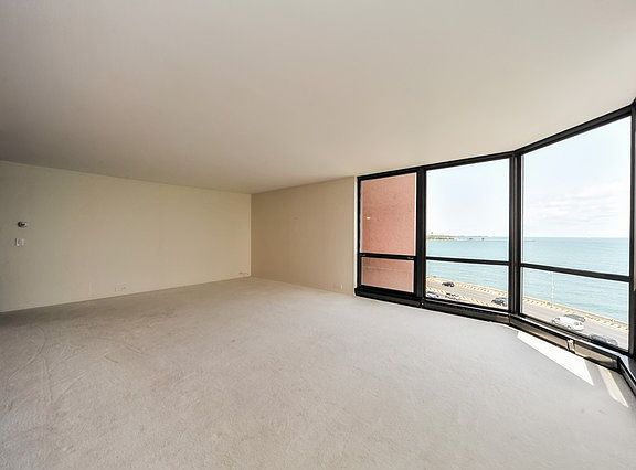4th image of 990 N Lake Shore Dr APT 7E