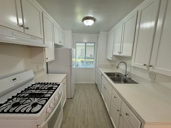 3rd image of 1530 Purdue Ave APT 7