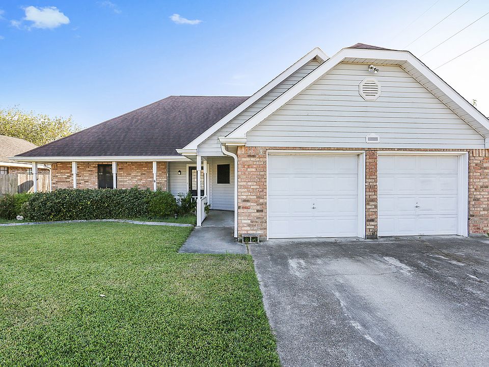 1st image of 220 Angelle Dr
