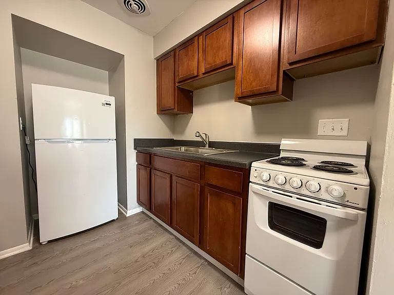 3885 N Humboldt Blvd — Photo 7