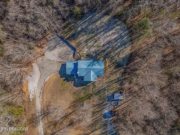 3rd image of 161 Adcock Hollow Rd