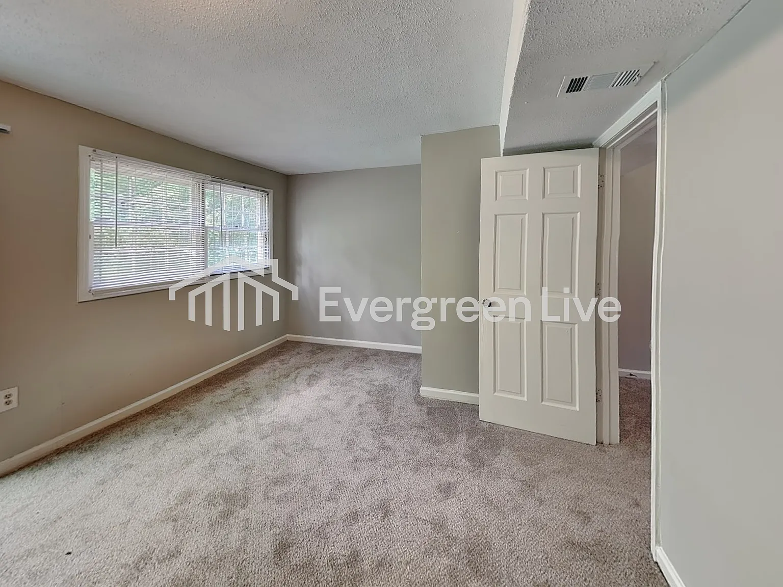 5 bed, 2.0 bath, 1000 sqft, $1,795 — Photo 4
