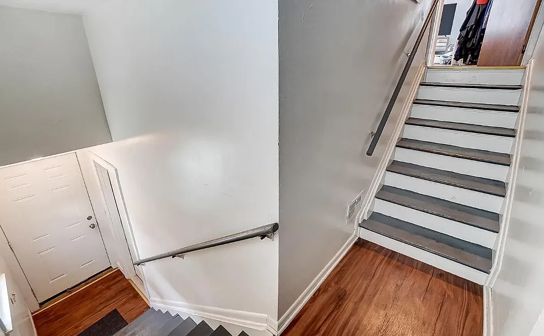 2 bed, 1050 sqft, $1,450 — Photo 4