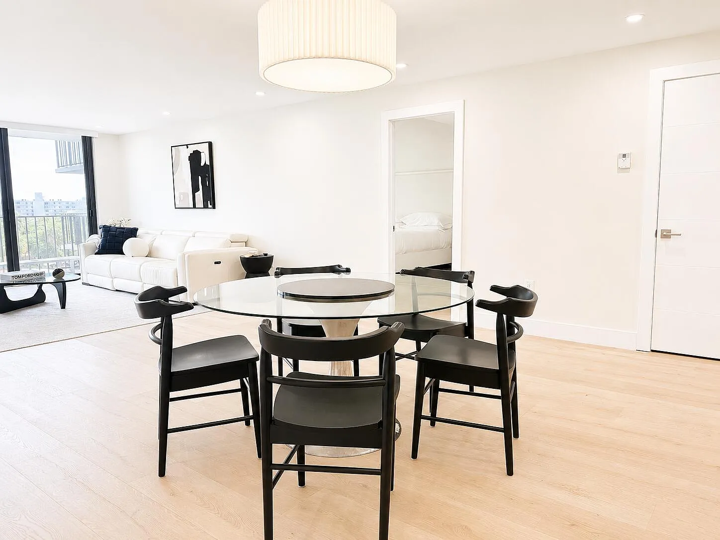 2 bed, 2.0 bath, 1436 sqft, $10,500 — Photo 2