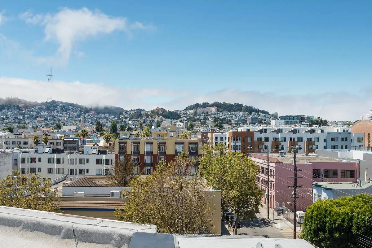 Studio, 437 sqft, $3,150 — Photo 4
