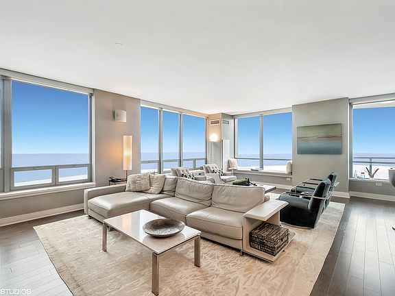 4th image of 600 N Lake Shore Dr APT 3711