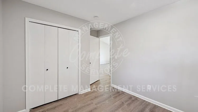 8327 Victoria Dr — Photo 13