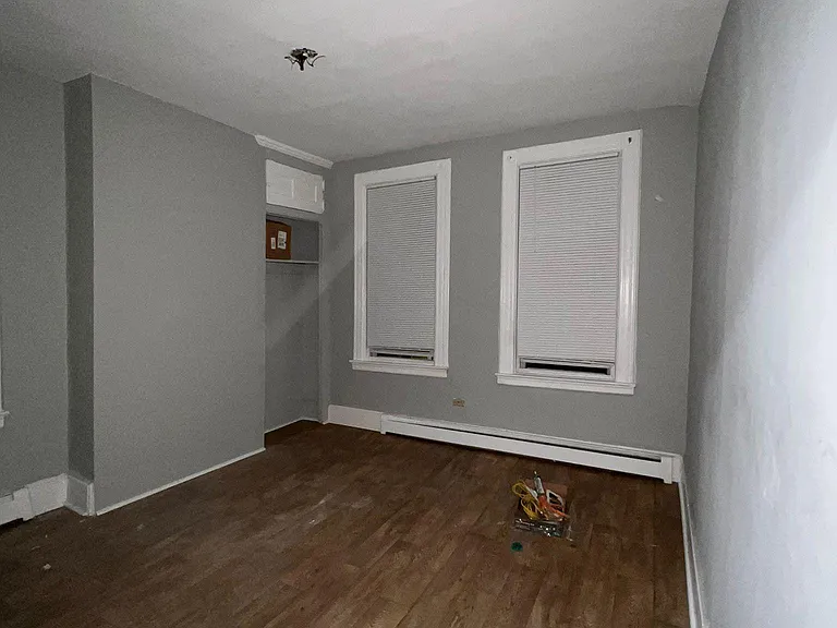 1317 44th St #2R — Photo 14