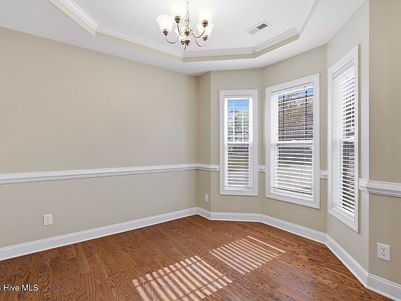 3rd image of 311 Landing Ln