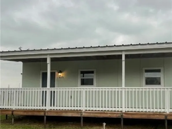 823 Westview Dr, Yorktown, TX 78164