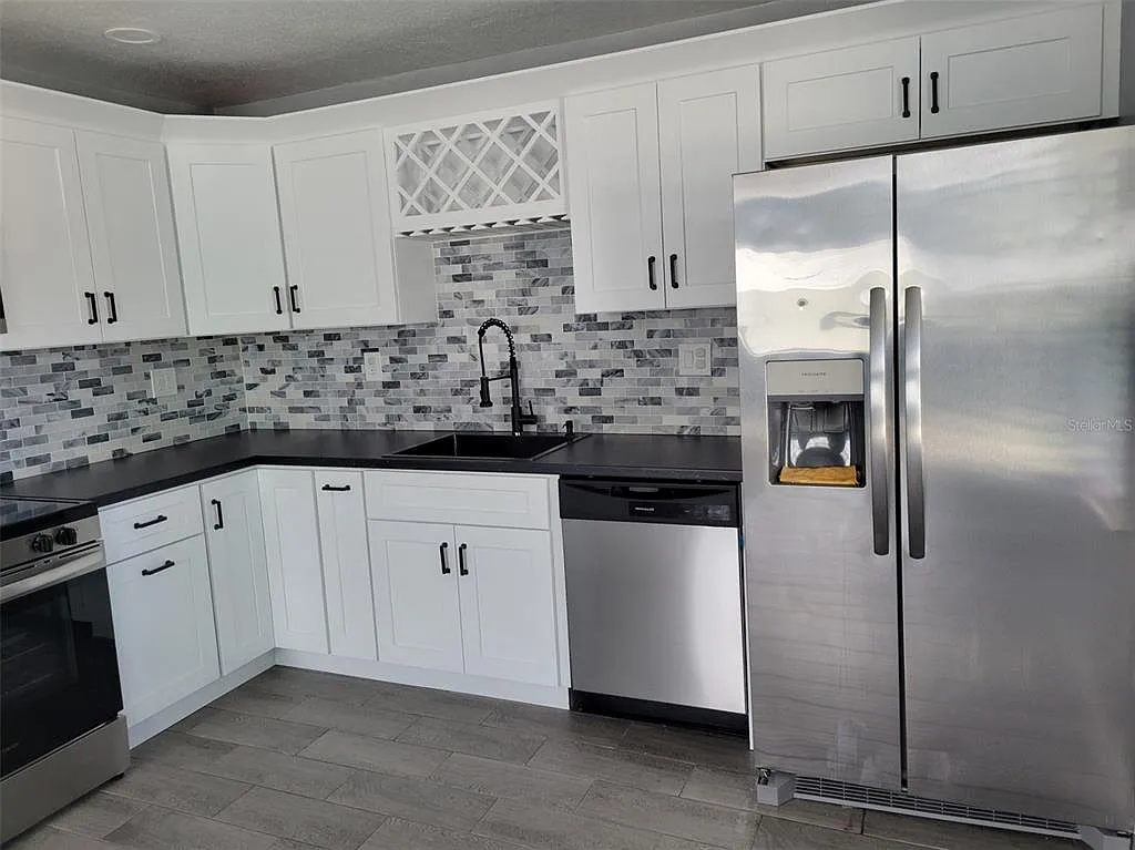 2 bed, 1.0 bath, 725 sqft, $2,250 — Photo 3