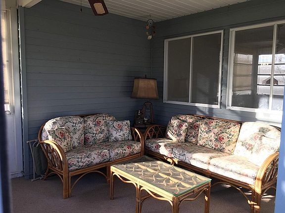 Furnished Sunroom