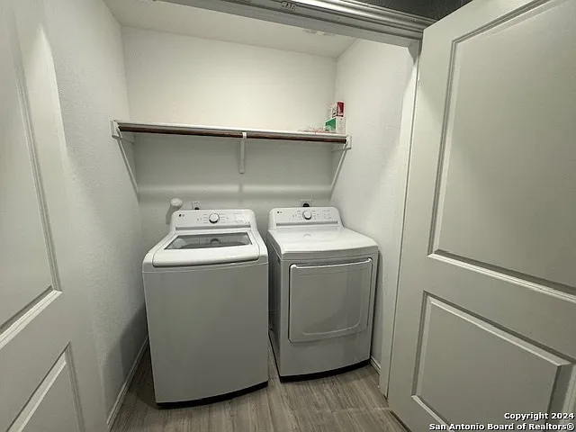 7010 Solar Rdg — Photo 11