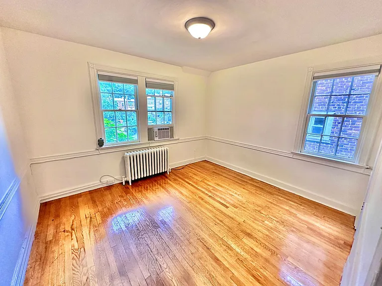4422 Greenwich Pkwy NW — Photo 28