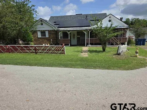 200 Rogers Ave, Henderson, TX 75654
