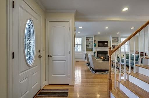 5th image of 109 Spring St