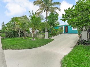 200 Ficus Tree Dr, Lake Worth, FL 33462