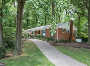 8705 Pembridge Ct, Fairfax, VA 22031