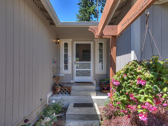 4th image of 19519 18th Street Ct SW