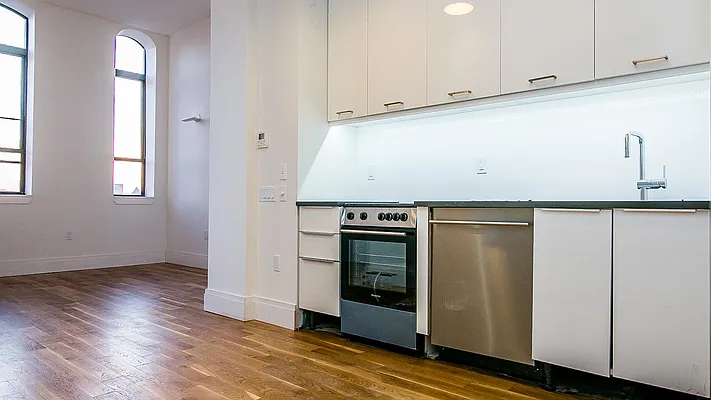 Rented by Nooklyn NYC LLC | media 14