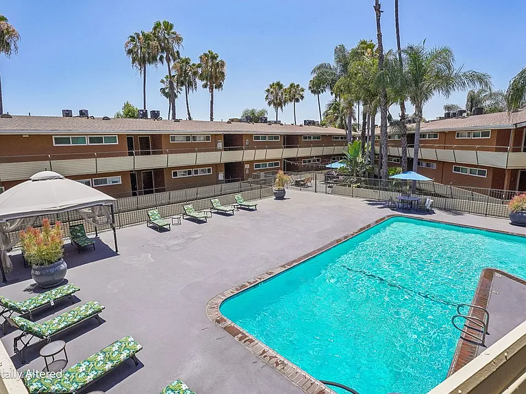 Terraces at South Pasadena Apartments — Photo 36