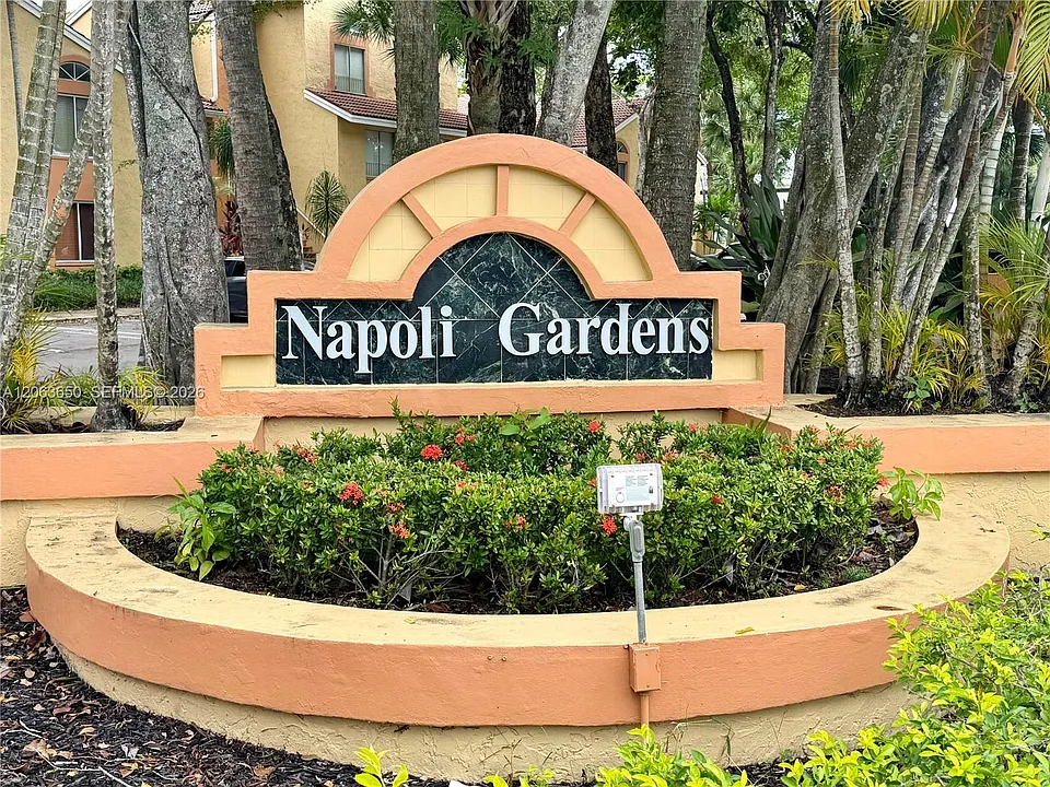 1012 Coral Club Dr #1012