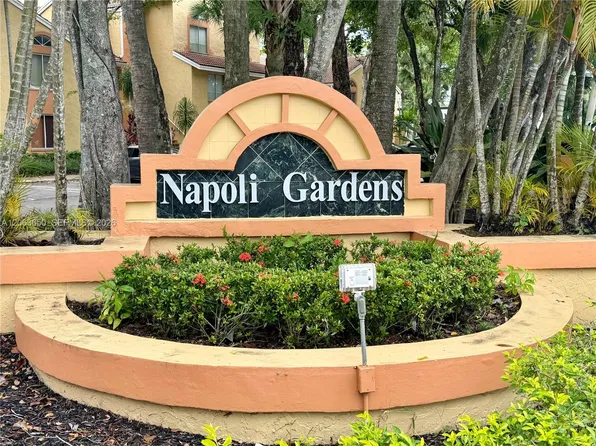 1012 Coral Club Dr, Coral Springs, FL