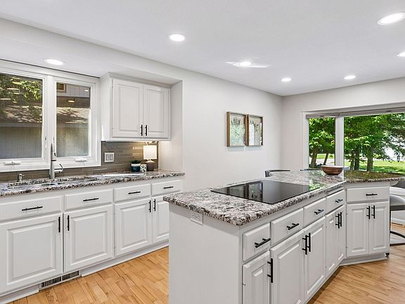 5th image of 14872 Hickory Ct