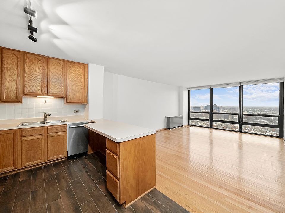 1st image of 1632 N Wells St #3210