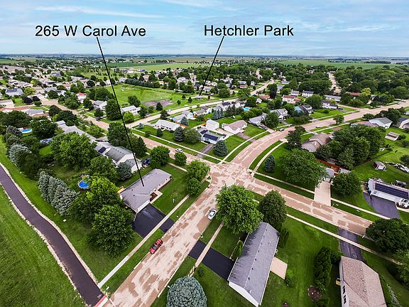 3rd image of 265 W Carol Ave