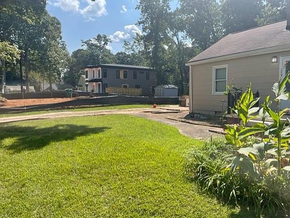 next door neighbors view