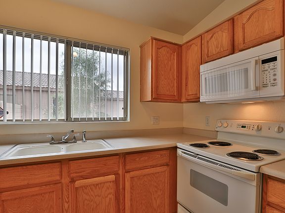 5th image of 8952 E Birchwood Cir