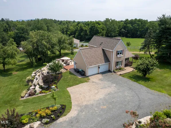 101 Button Road, Halfmoon, NY 12188