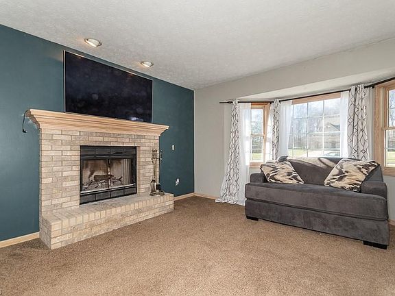 3rd image of 5140 Hanover Dr