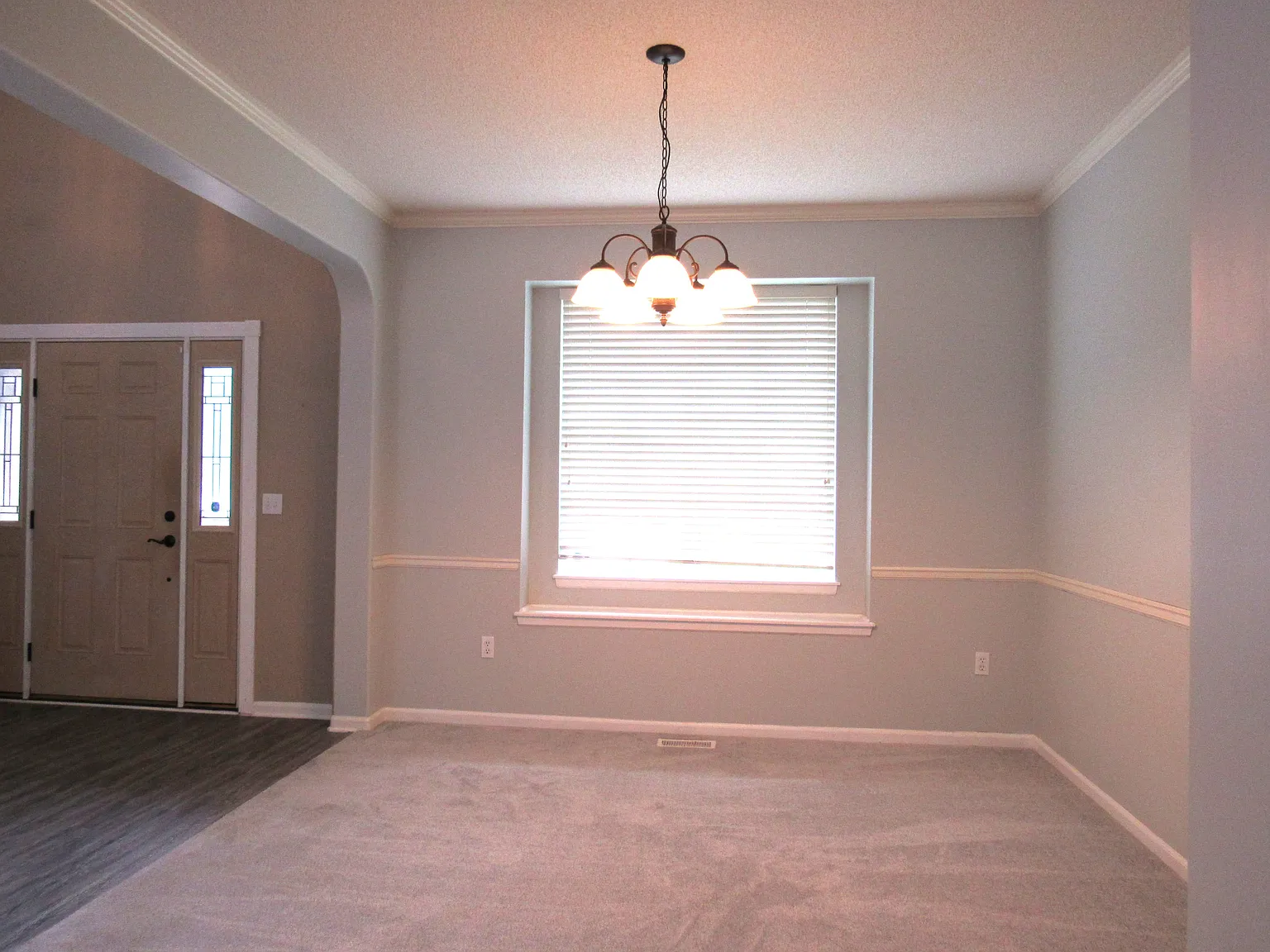 4 bed, 3.5 bath, 2502 sqft, $2,600 — Photo 4