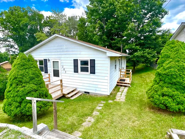 103 Wilson St W, Oak Hill, WV 25901