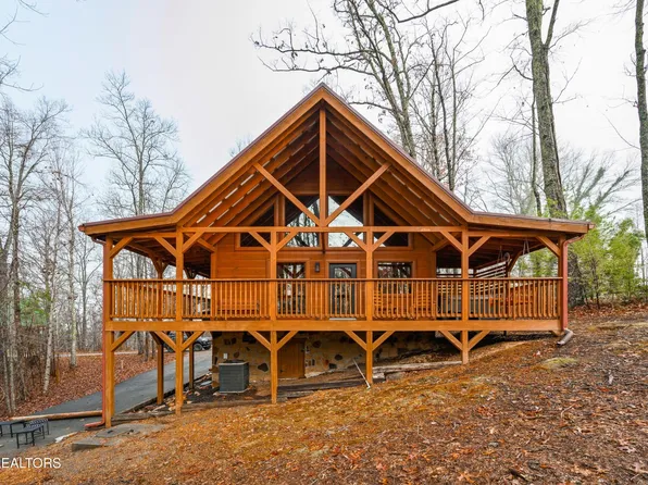 4215 Dollys Dr, Sevierville, TN 37876