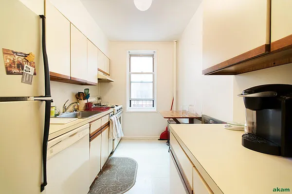 Sold by Akam Sales and Brokerage | media 15