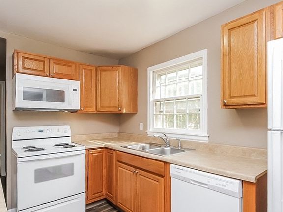 4th image of 3620 NE 49th Ter