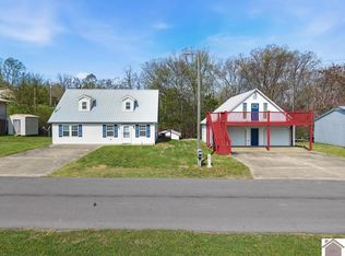 49 Lake Shore Dr, New Concord, KY 42076